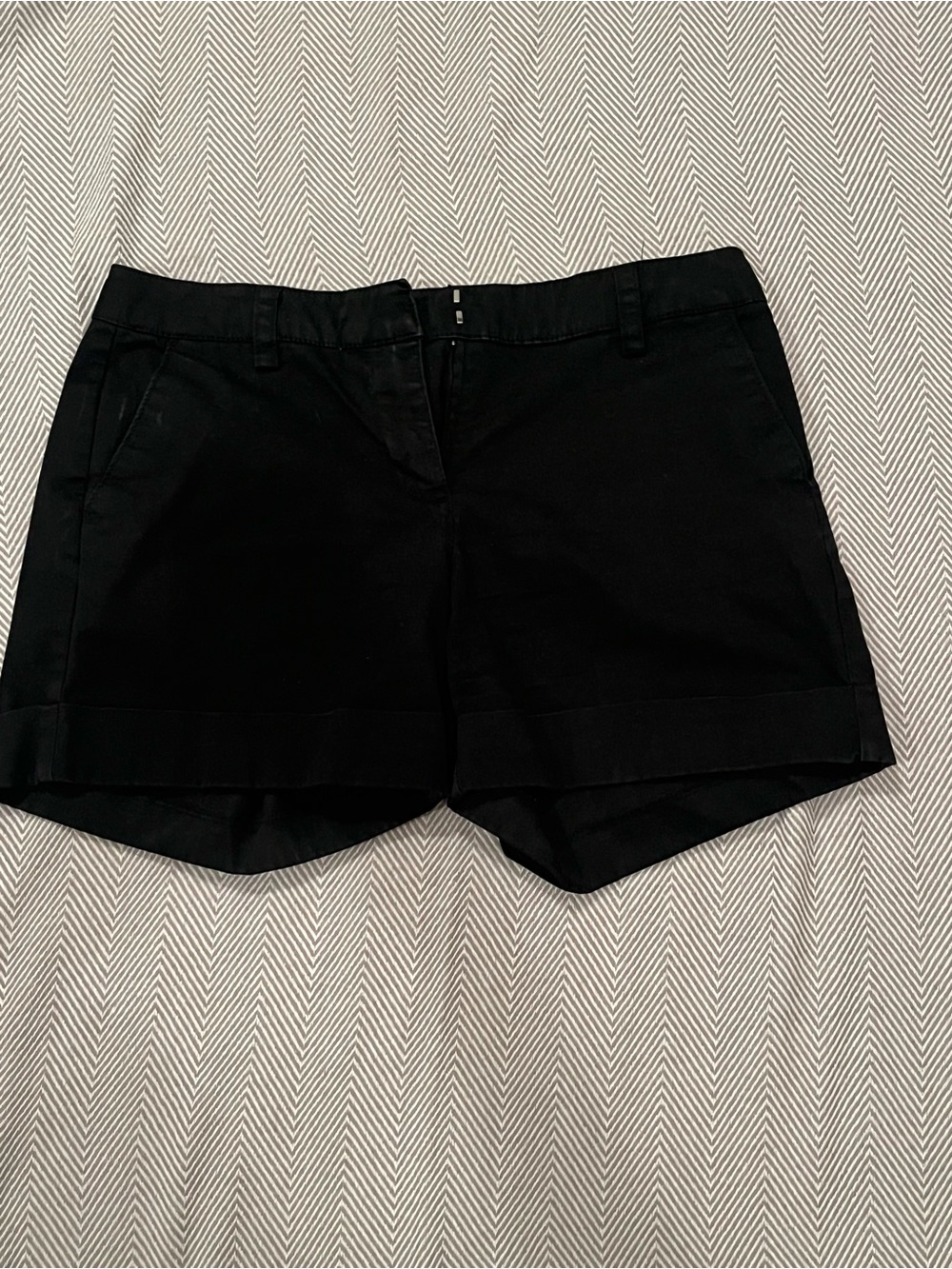 Old Navy Black Cuffed Women's Shorts - Size 1